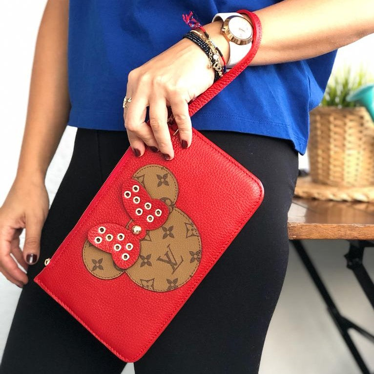 AUTHENTİC  CUSTOM DESİGN